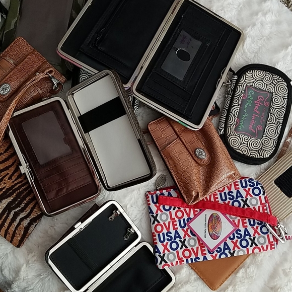 TWELVE OR MORE Resellers Bundle Wristlets and Wallets - Picture 6 of 11